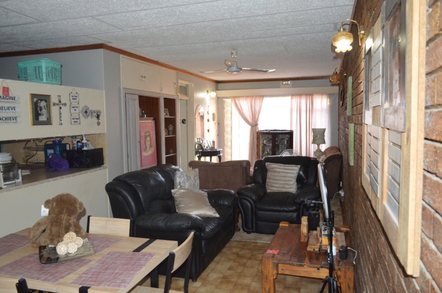 2 Bedroom Property for Sale in La Hoff North West